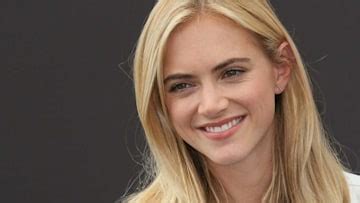 NCIS Emily Wickersham showcases baby bump in。